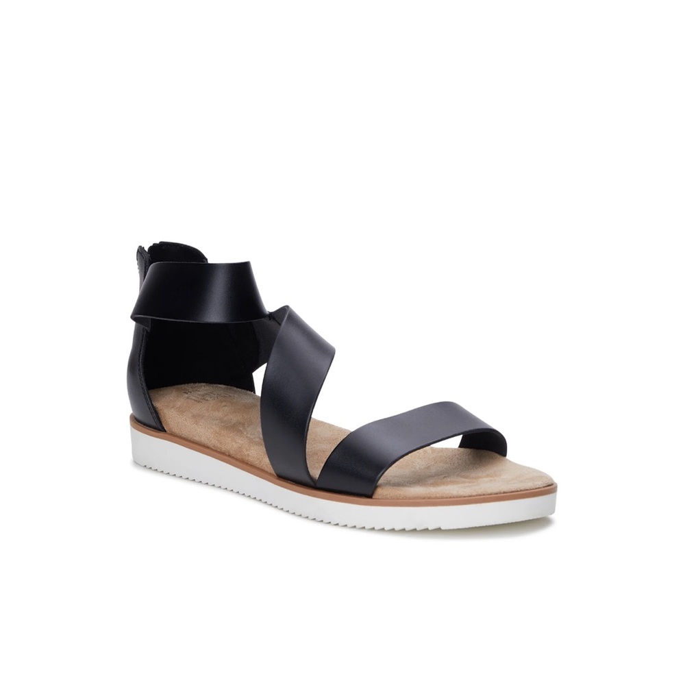 NEW Time and Tru Black Strap Sandals